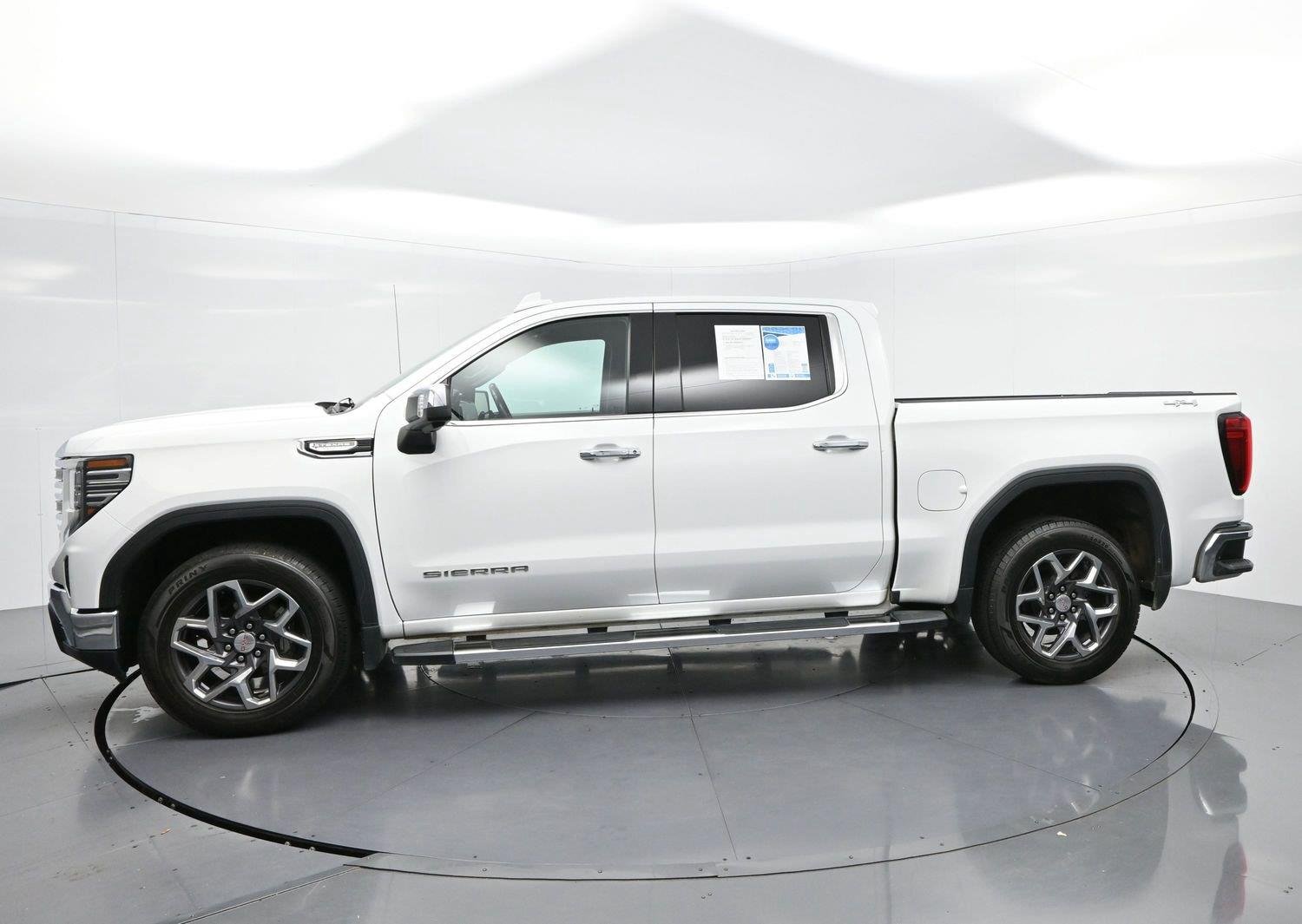 Used 2022 Summit White GMC SLT image 4
