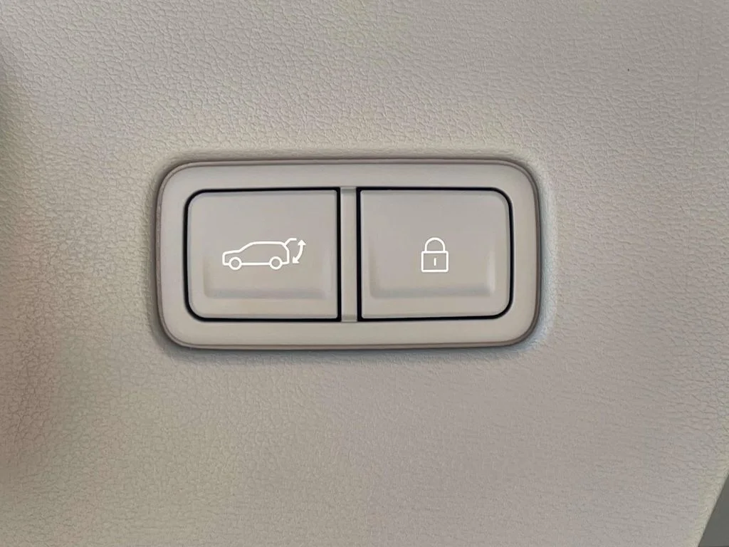 New 2026 White Hyundai SEL image 10