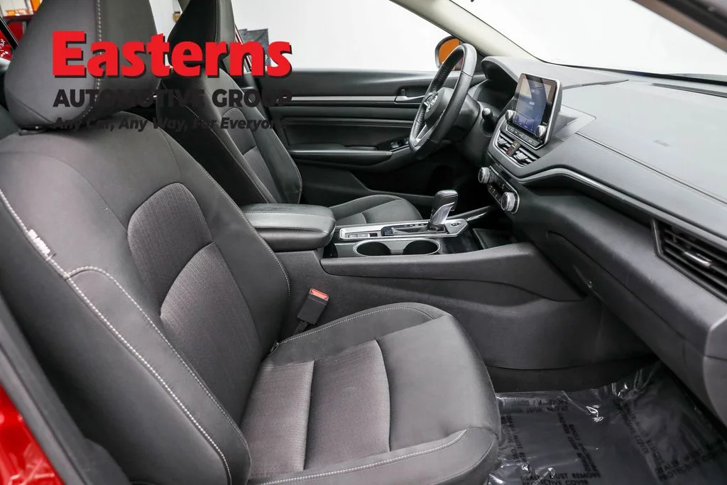 Used 2021 Red Nissan 2.5 SV image 23