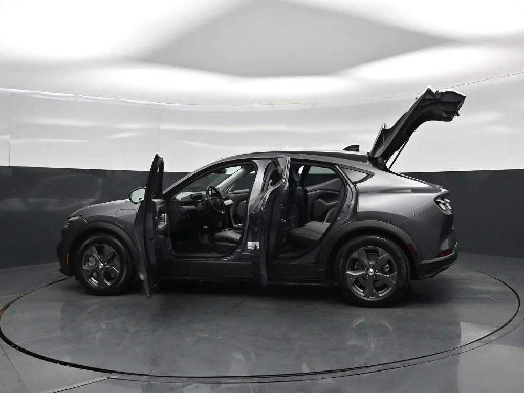 Used 2023 Gray Ford Select image 31