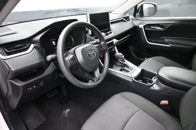 Used 2025 White Toyota XLE image 18