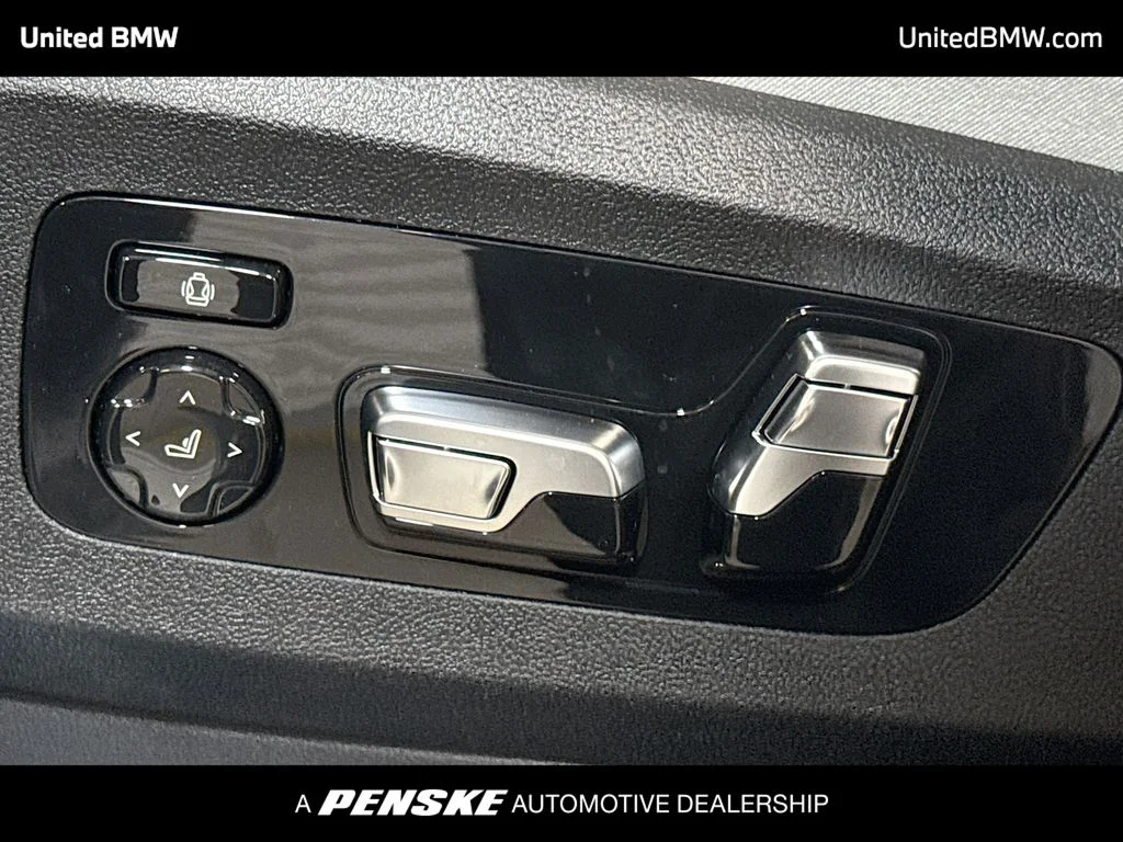 New 2026 Skyscraper Grey Metallic BMW xDrive50e image 4