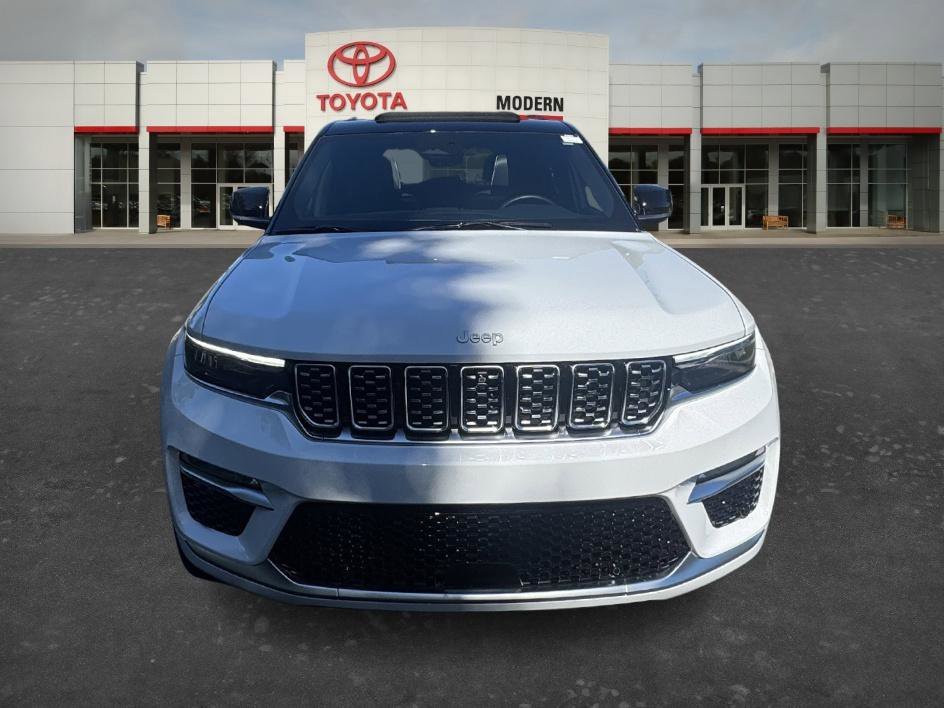 Used 2025 Bright White Clearcoat Jeep Summit image 2