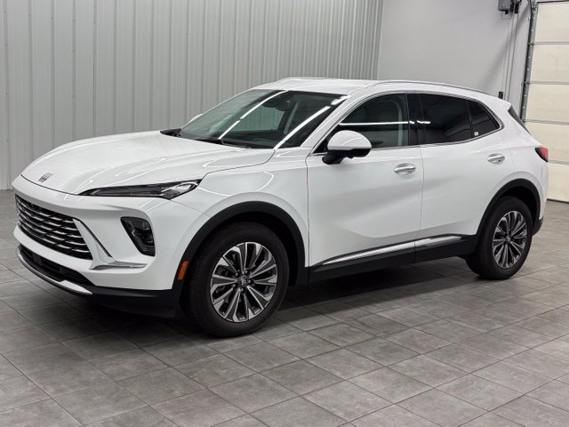 Used 2025 White Buick Preferred image 5
