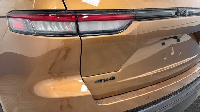 New 2026 Copper Shino Metallic Clear-Coat Exterior Paint Jeep Limited image 41