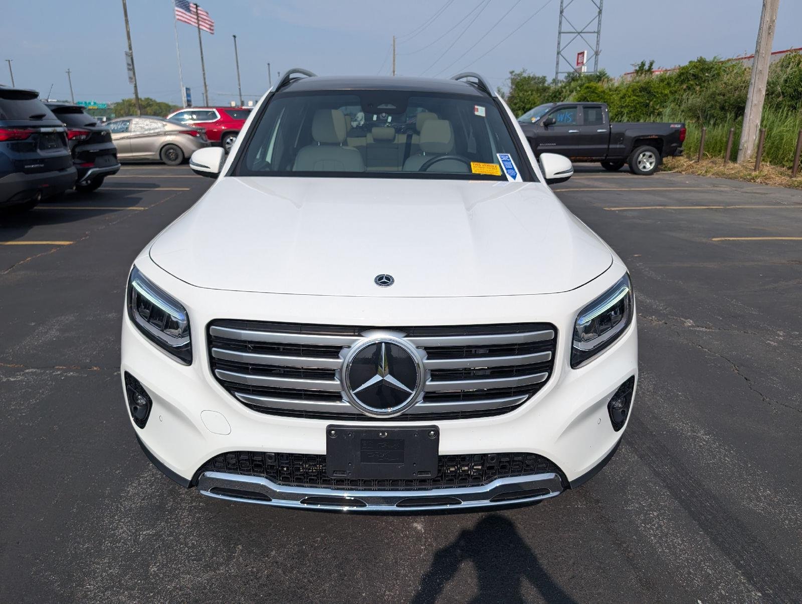 Used 2025 Polar White Mercedes-Benz GLB 250 image 2