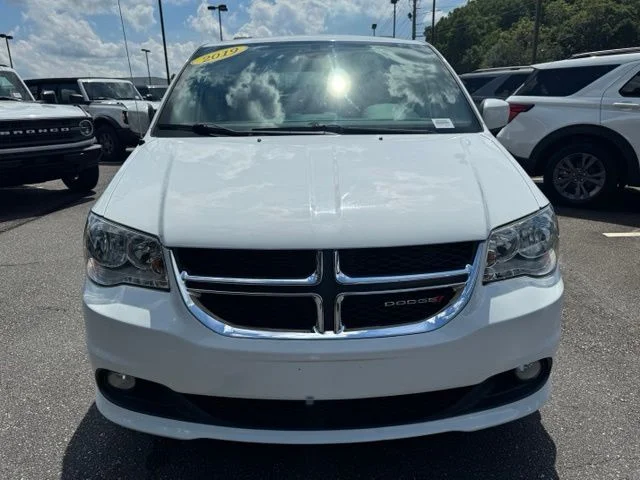 Used 2019 White Dodge SXT image 2