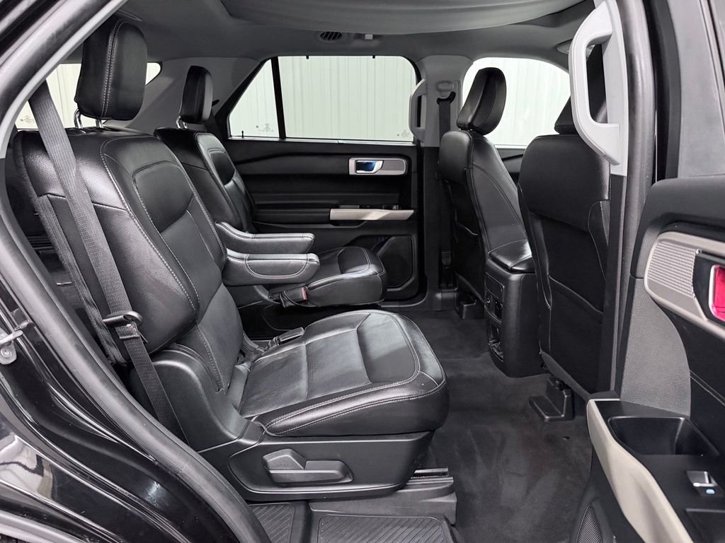 Used 2022 Black Ford Limited image 39