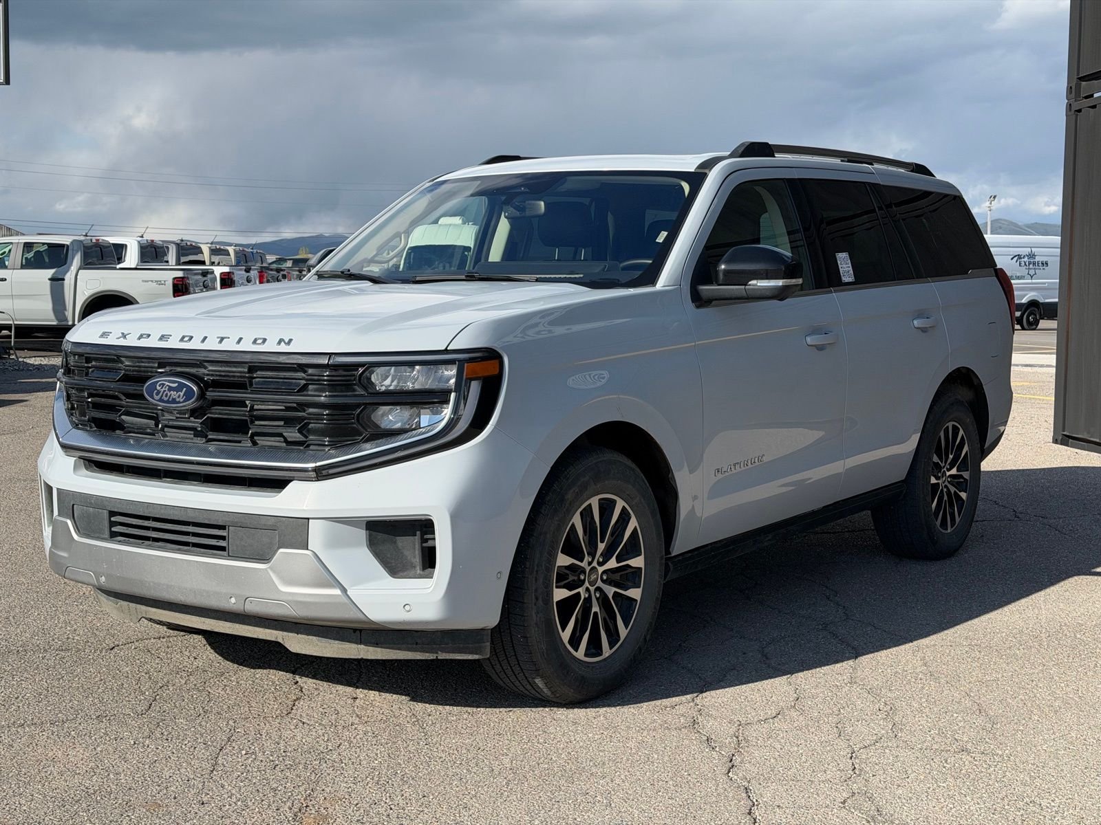 View vehicle photo 5