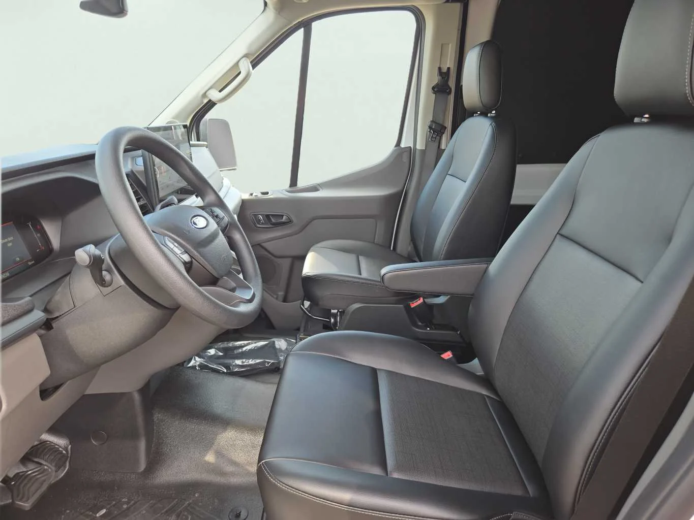 New 2026 Oxford White Ford Cargo Van image 9
