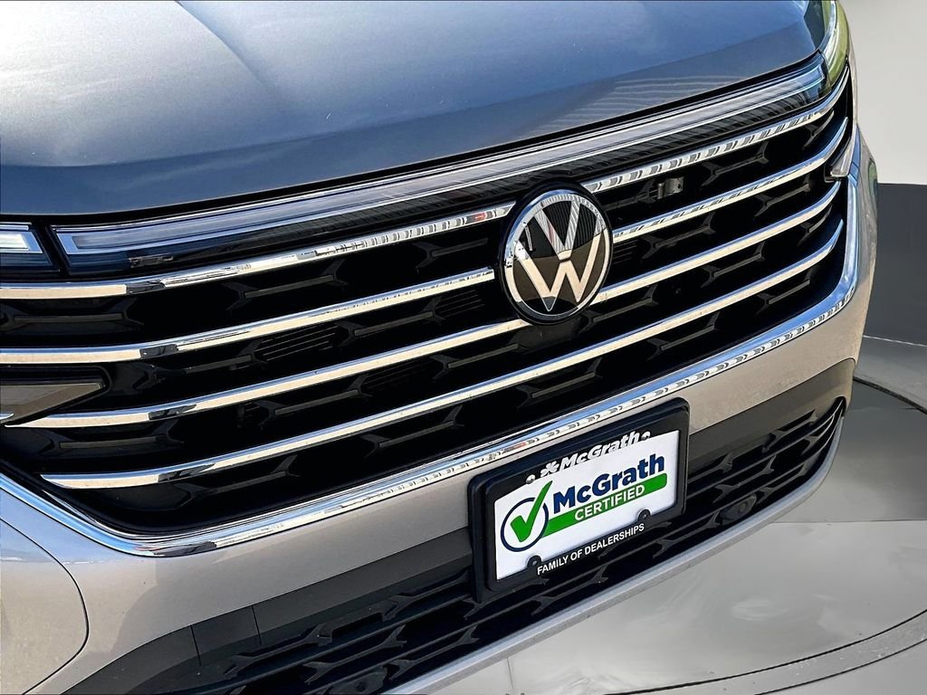Used 2026 Silver Volkswagen SE w/Technology image 32
