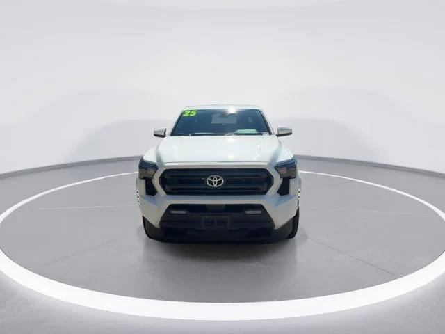 Used 2025 White Toyota SR5 image 3