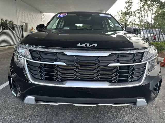 Used 2024 Black Kia LX image 9