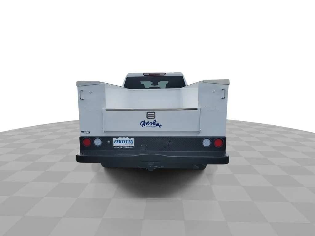 New 2026 Summit White Chevrolet WT image 7