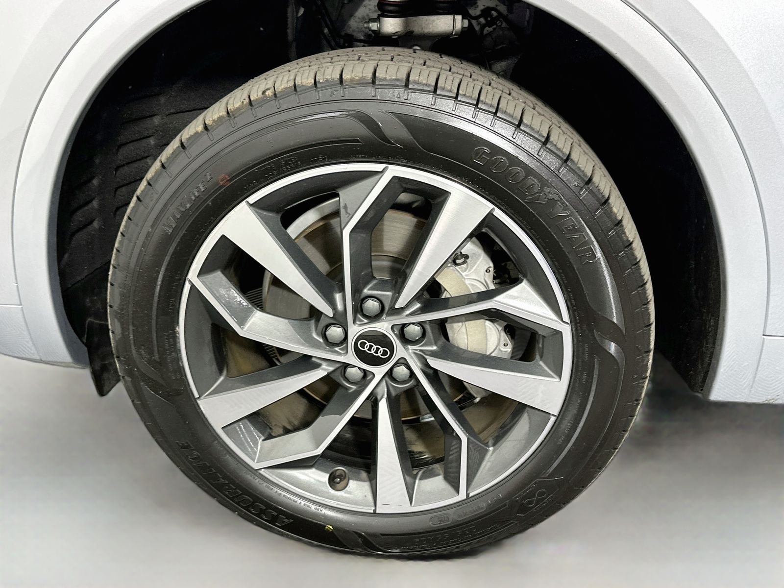 Used 2023 Silver Metallic Audi 45 S line Premium image 32