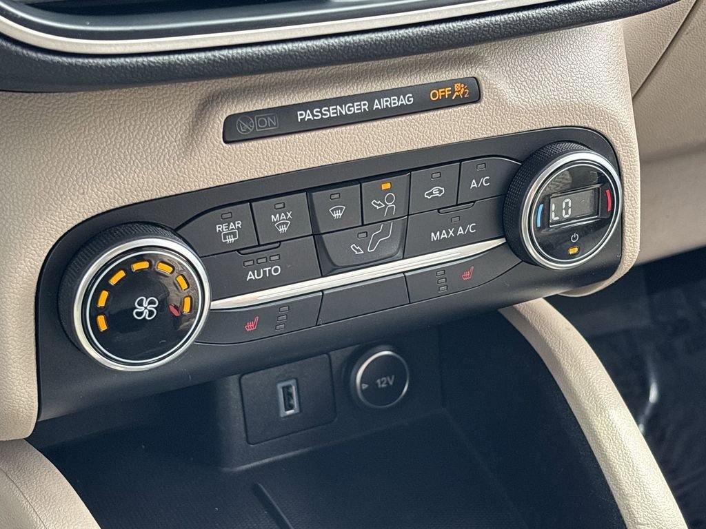 Used 2020 Silver Ford SE Sport image 17