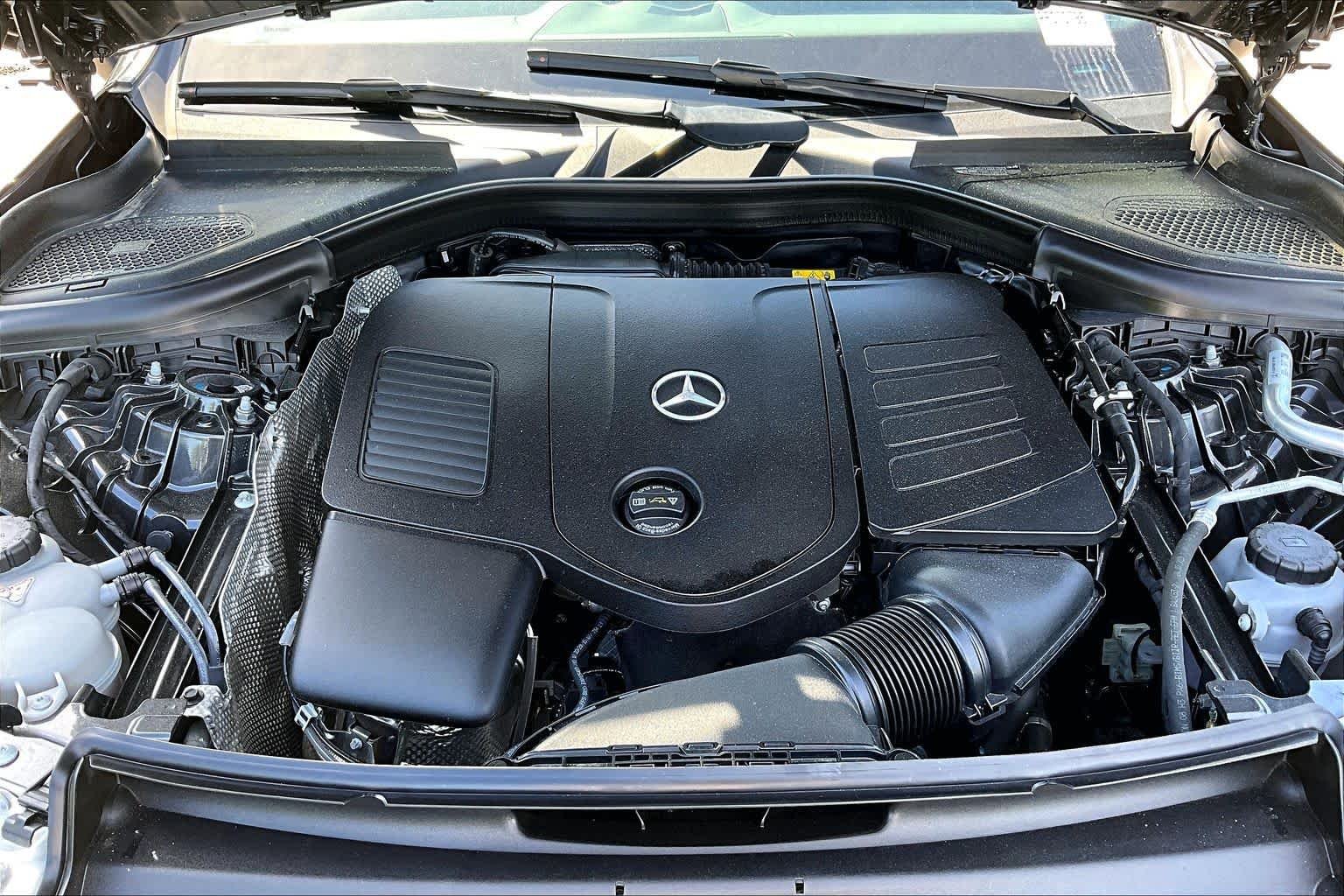 Used 2024 Graphite Grey Metallic Mercedes-Benz GLC 300 image 58