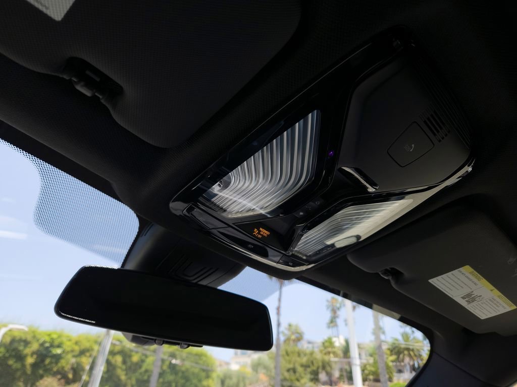 Used 2022 Alpine White BMW xDrive40i image 14