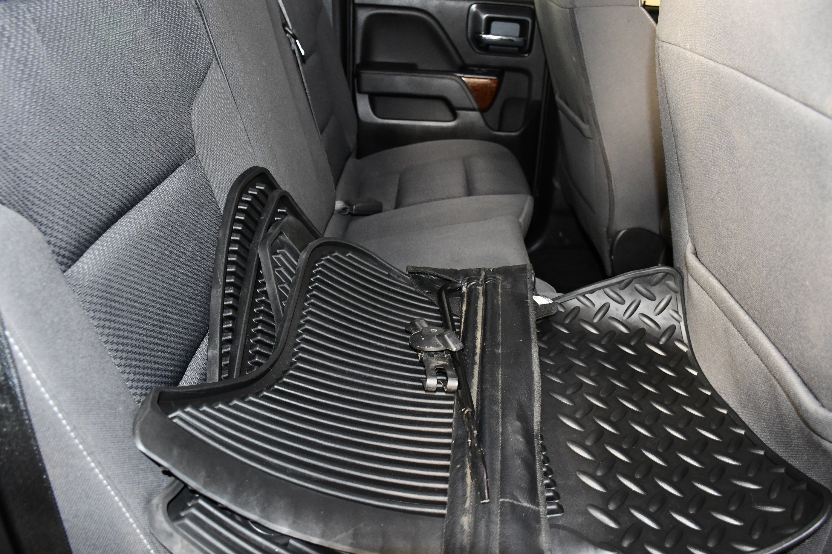 Used 2018 Summit White GMC SLE image 43