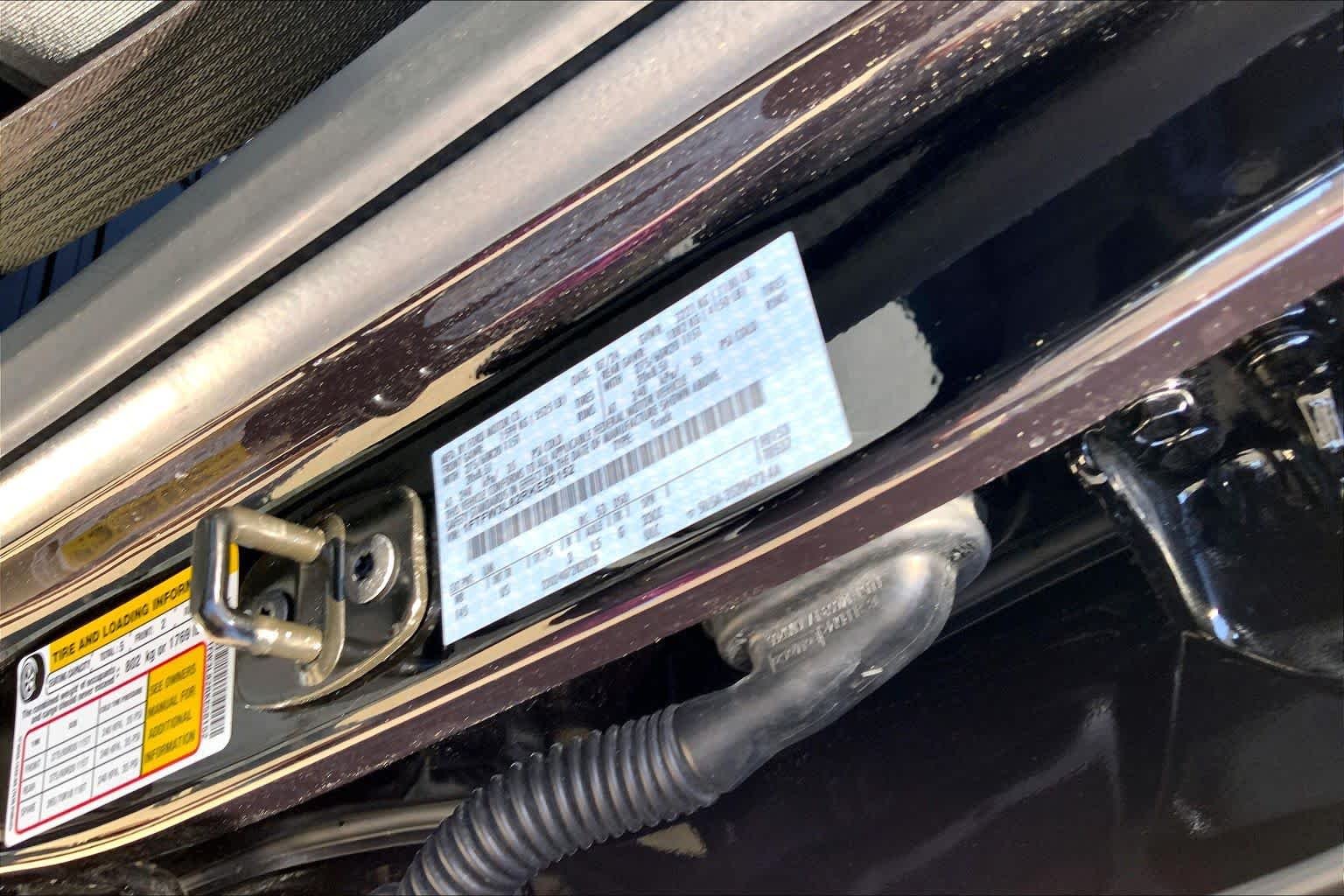 Used 2024 Agate Black Metallic Ford XLT image 34