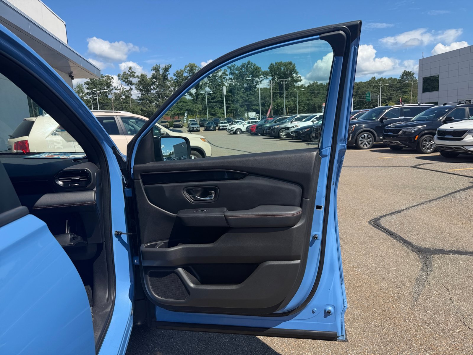 Used 2023 Diffused Sky Pearl Honda TrailSport image 32