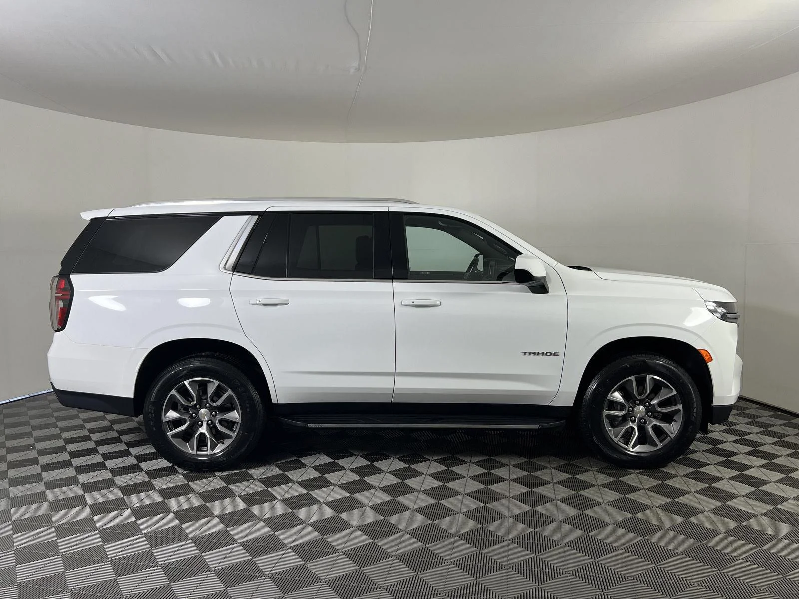 Used 2024 Summit White Chevrolet LS image 24