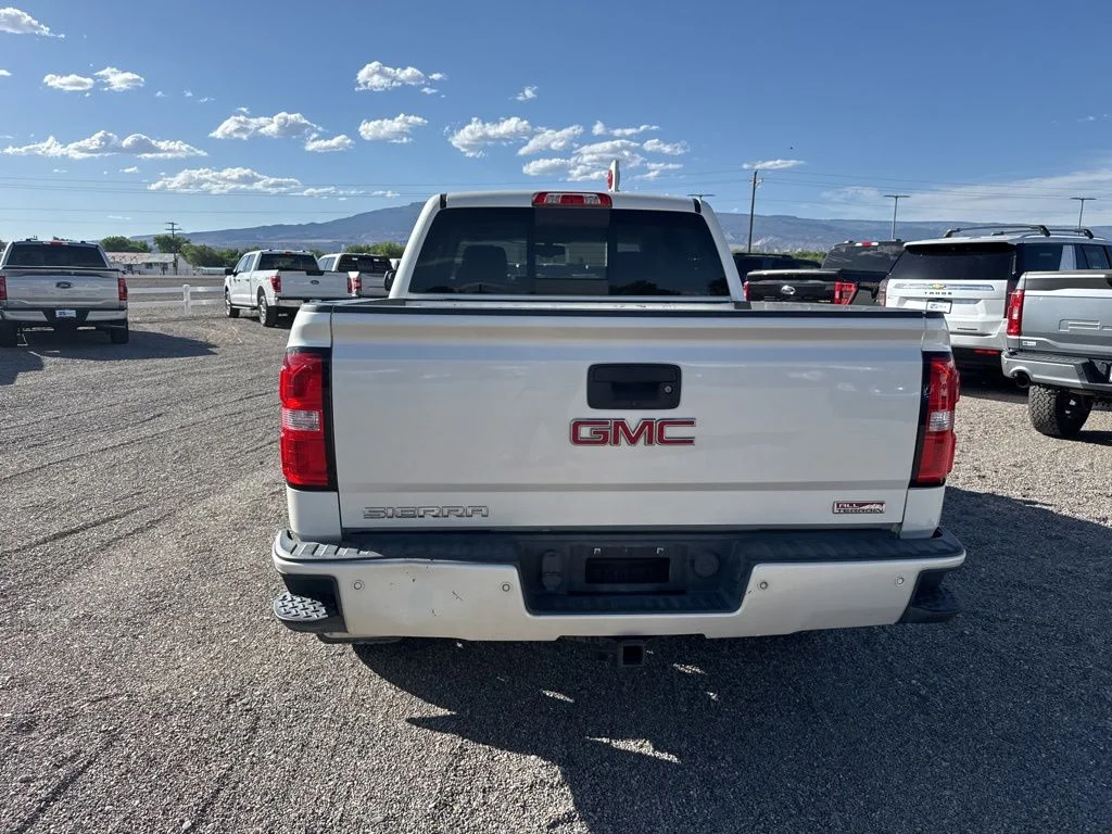Used 2015 White Diamond Tricoat GMC SLT image 8