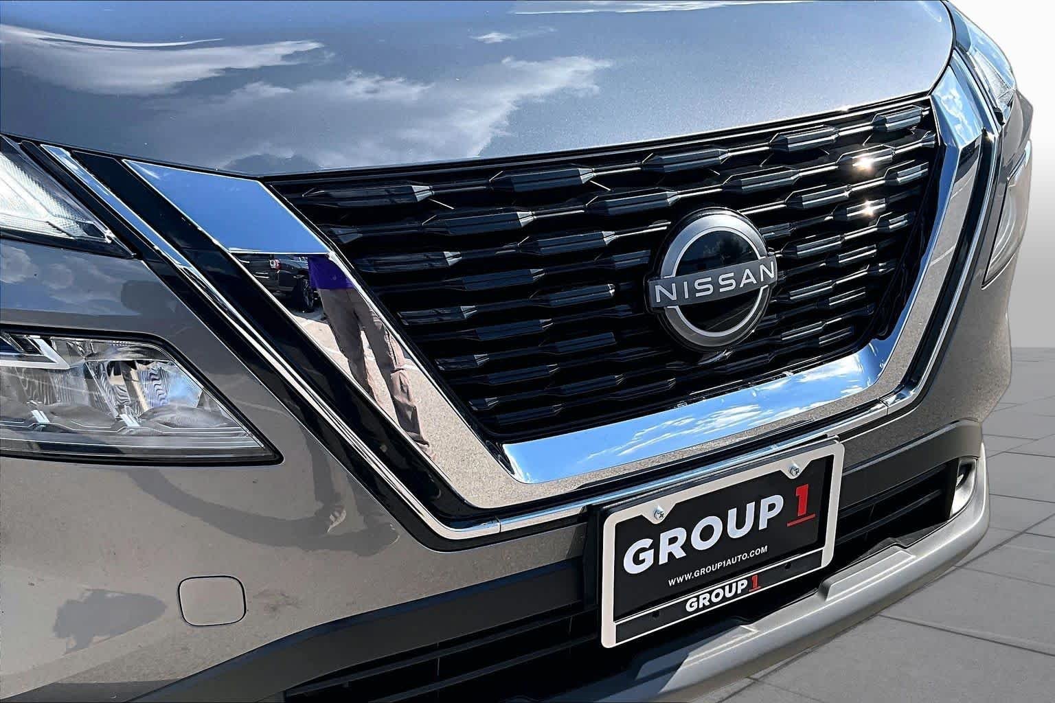 Used 2023 Gun Metallic Nissan SV image 30