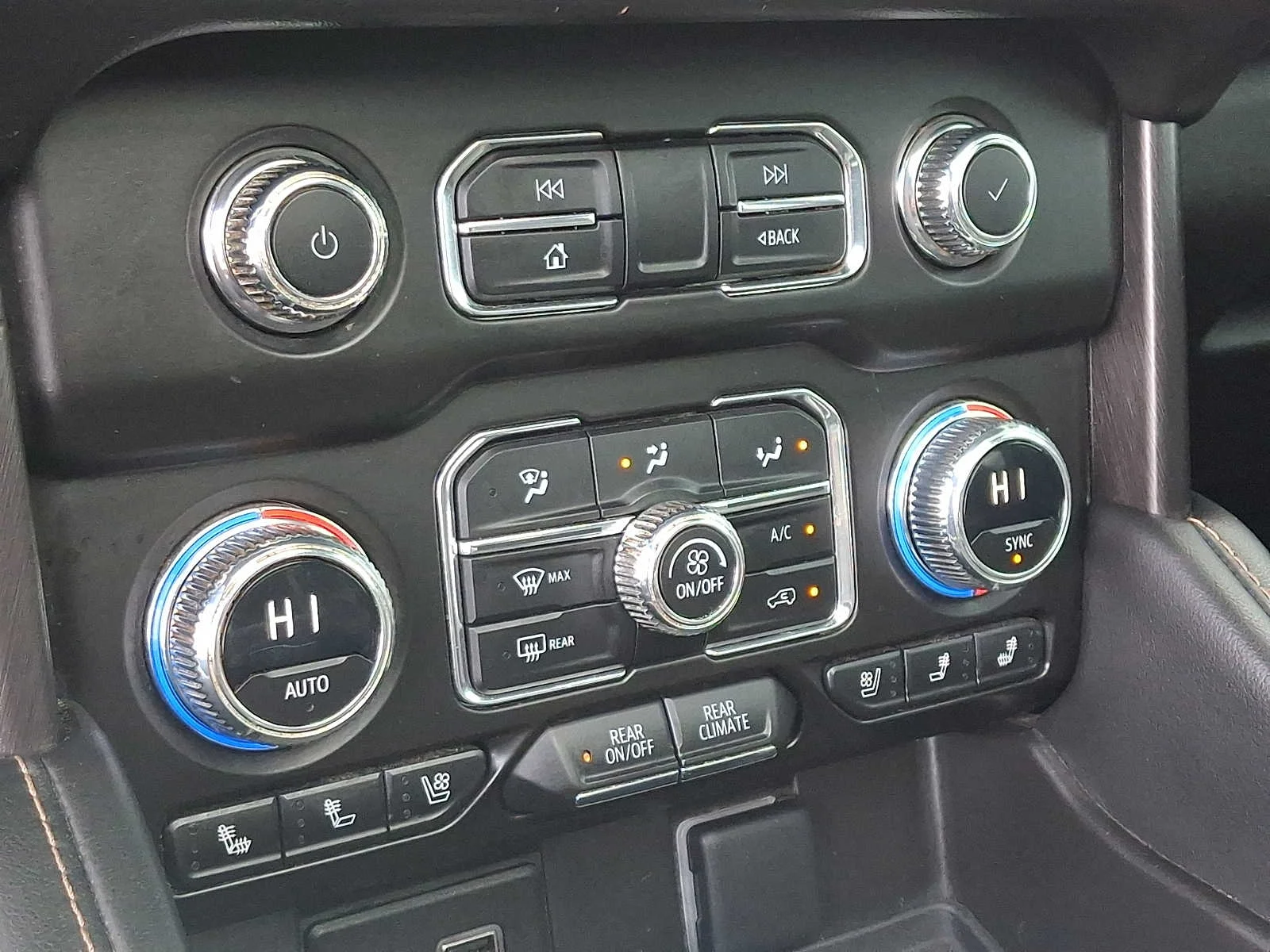Used 2023 Summit White GMC AT4 image 17