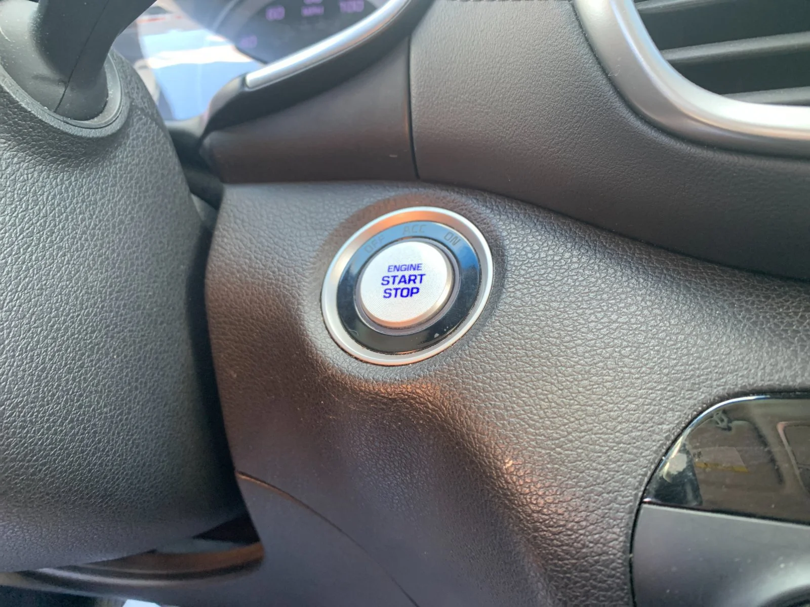 Used 2019 Molten Silver Hyundai Ultimate image 24
