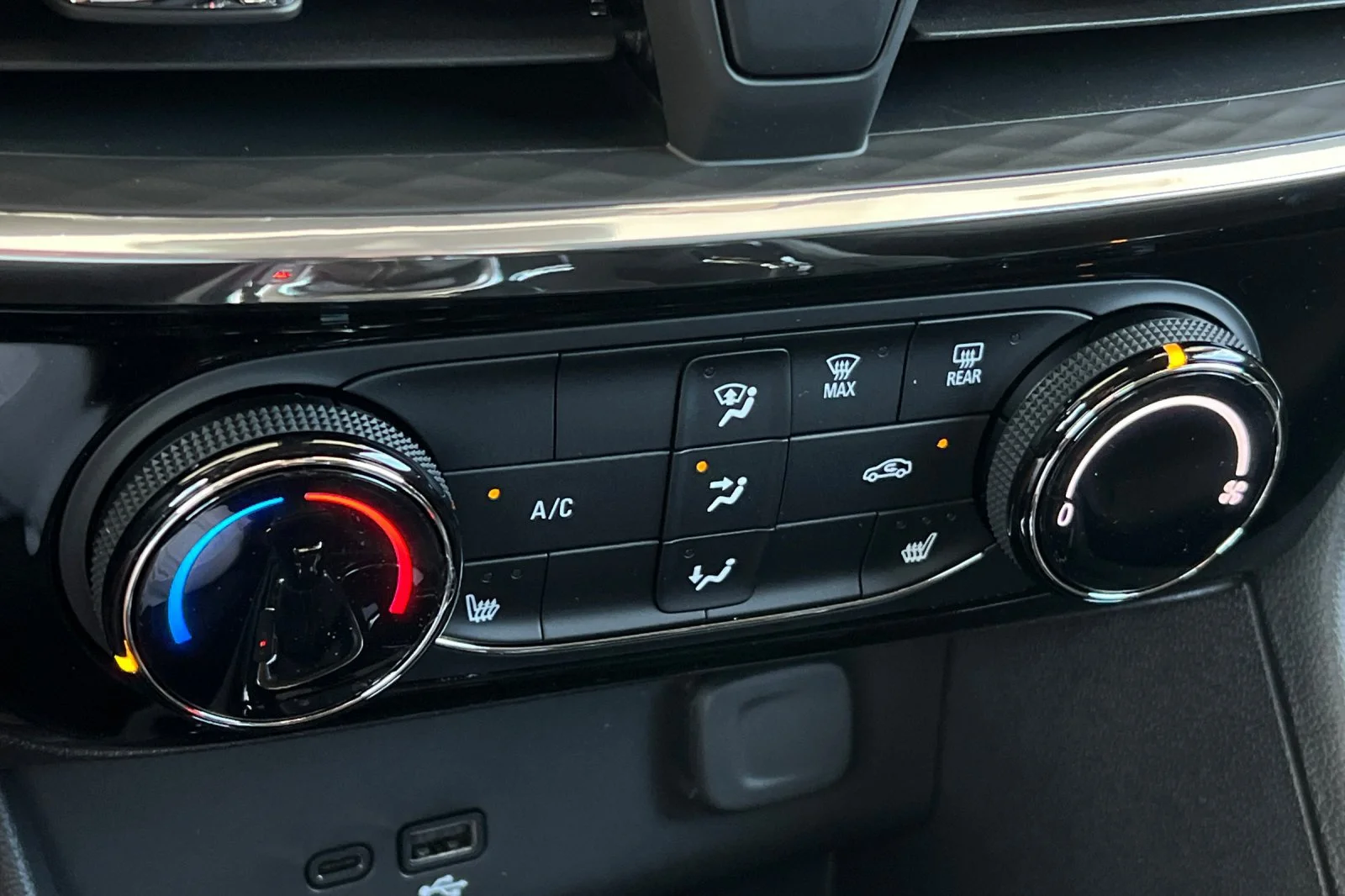 2026 Buick Encore GX Sport Touring - Photo 22