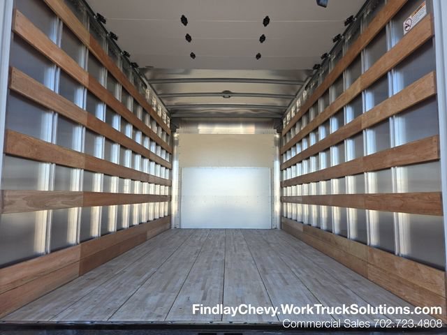 New 2025 Summit White Chevrolet 1WT image 11