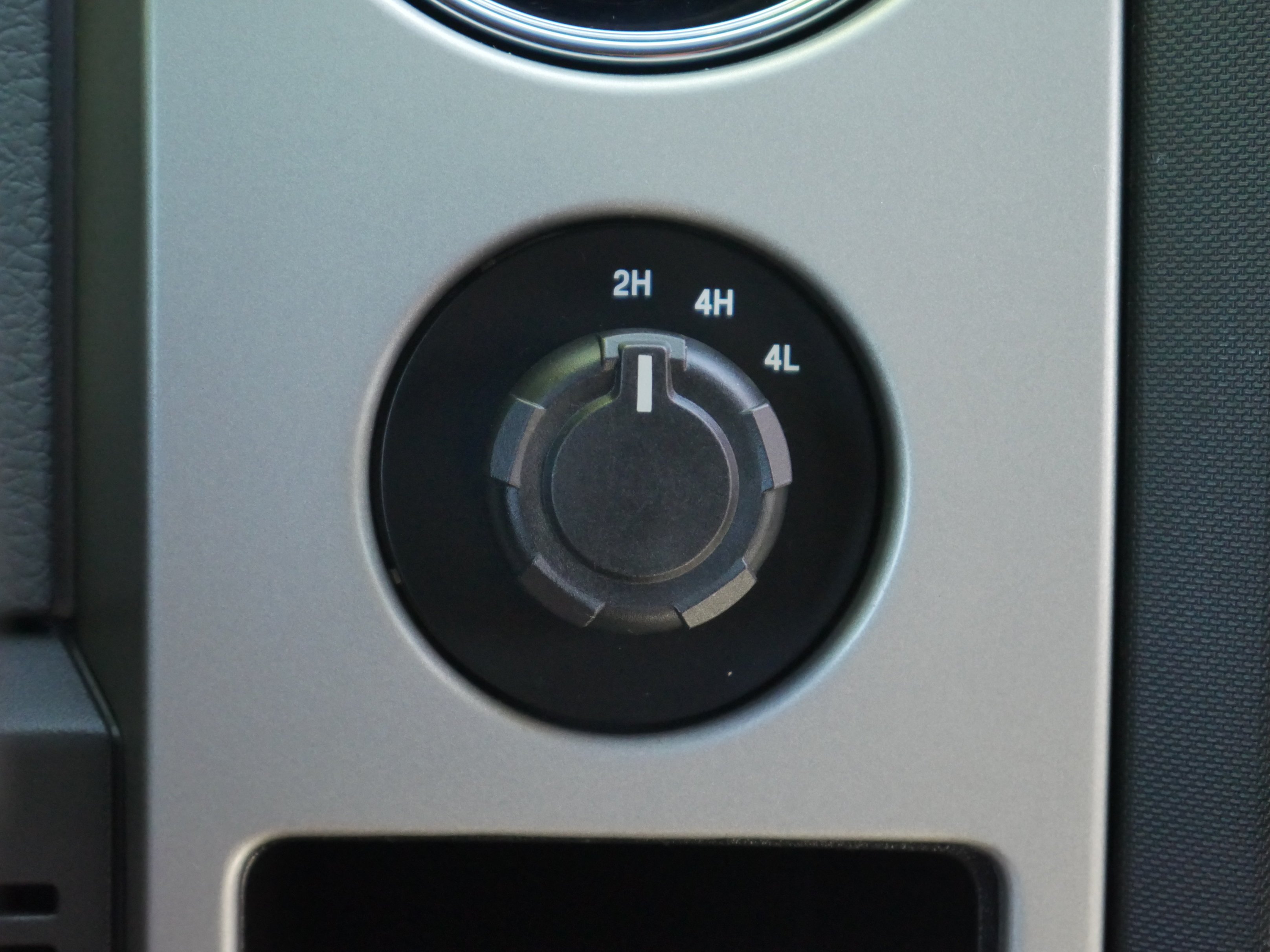 Used 2011 Dark Blue Pearl Metallic Ford XLT image 9