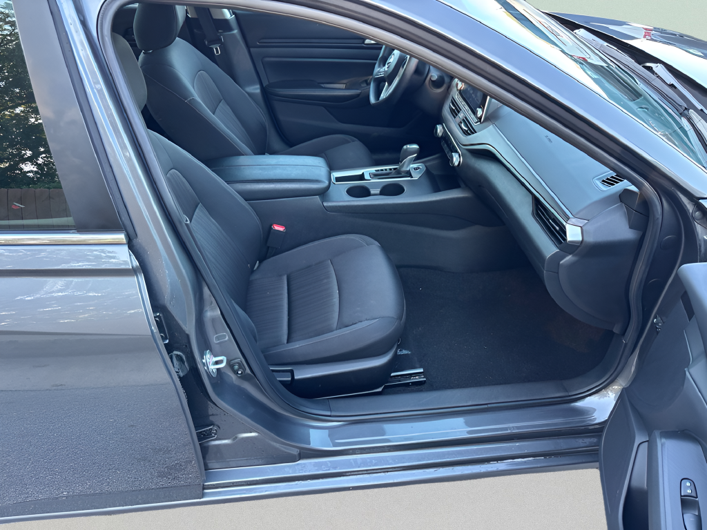 Used 2025 Gray Nissan 2.5 SV image 12