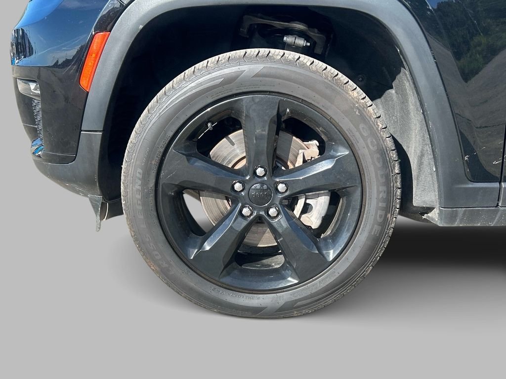 Used 2023 Black Jeep Limited image 9
