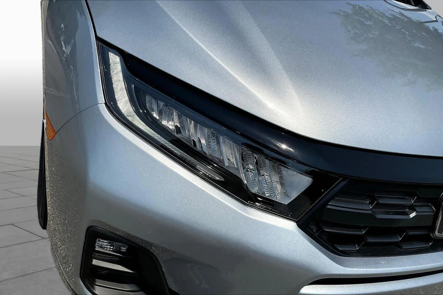 New 2026 Solar Silver Metallic Honda EX-L image 13