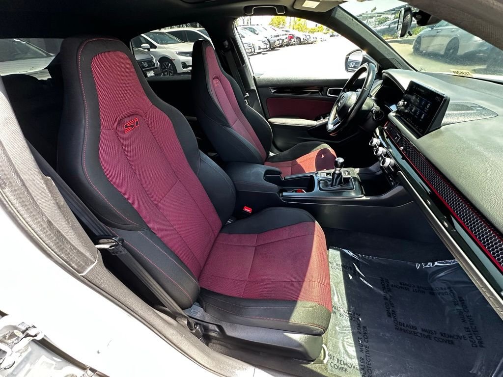 Used 2024  Honda Base image 15