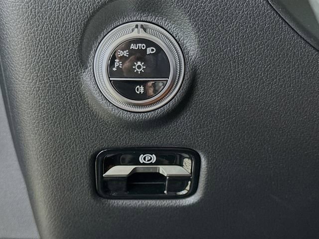 New 2026 Twilight Blue Metallic Mercedes-Benz C 300 image 41