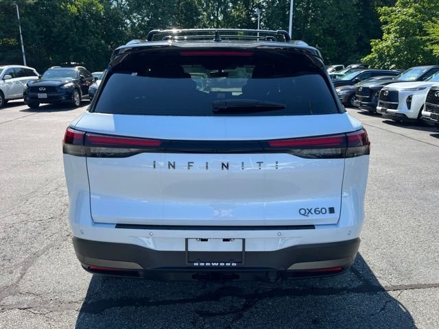 New 2027 White / Black INFINITI Autograph AWD image 4