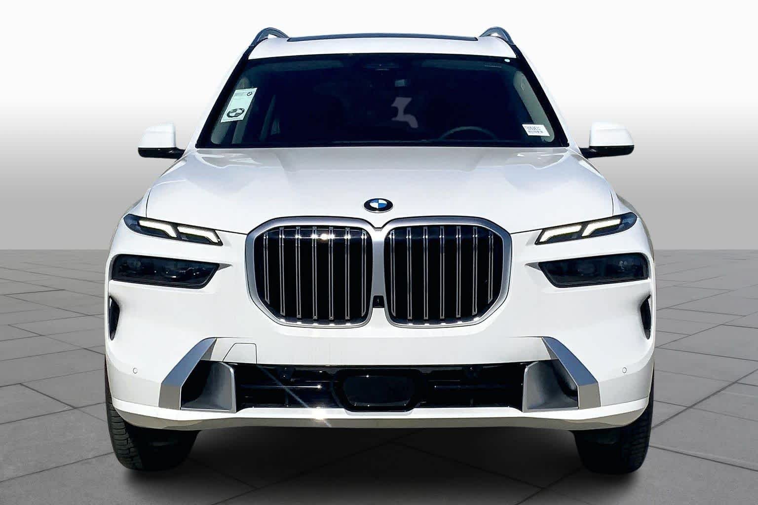 Used 2026 Alpine White BMW xDrive40i image 3