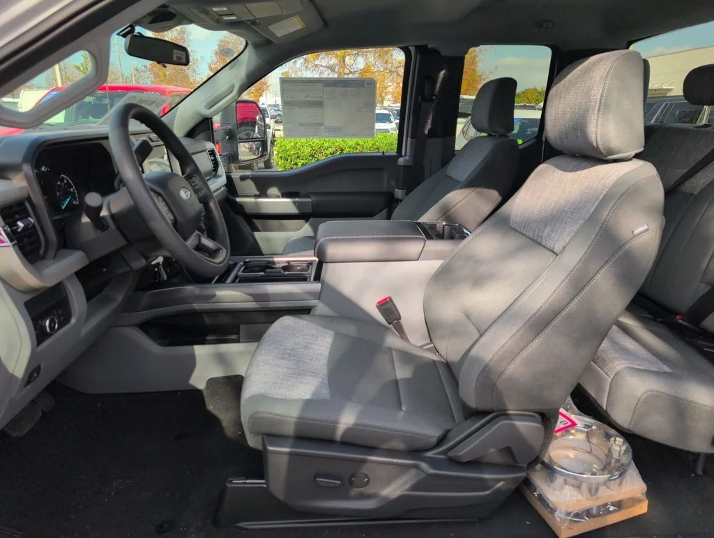 New 2026 White Ford XLT image 5