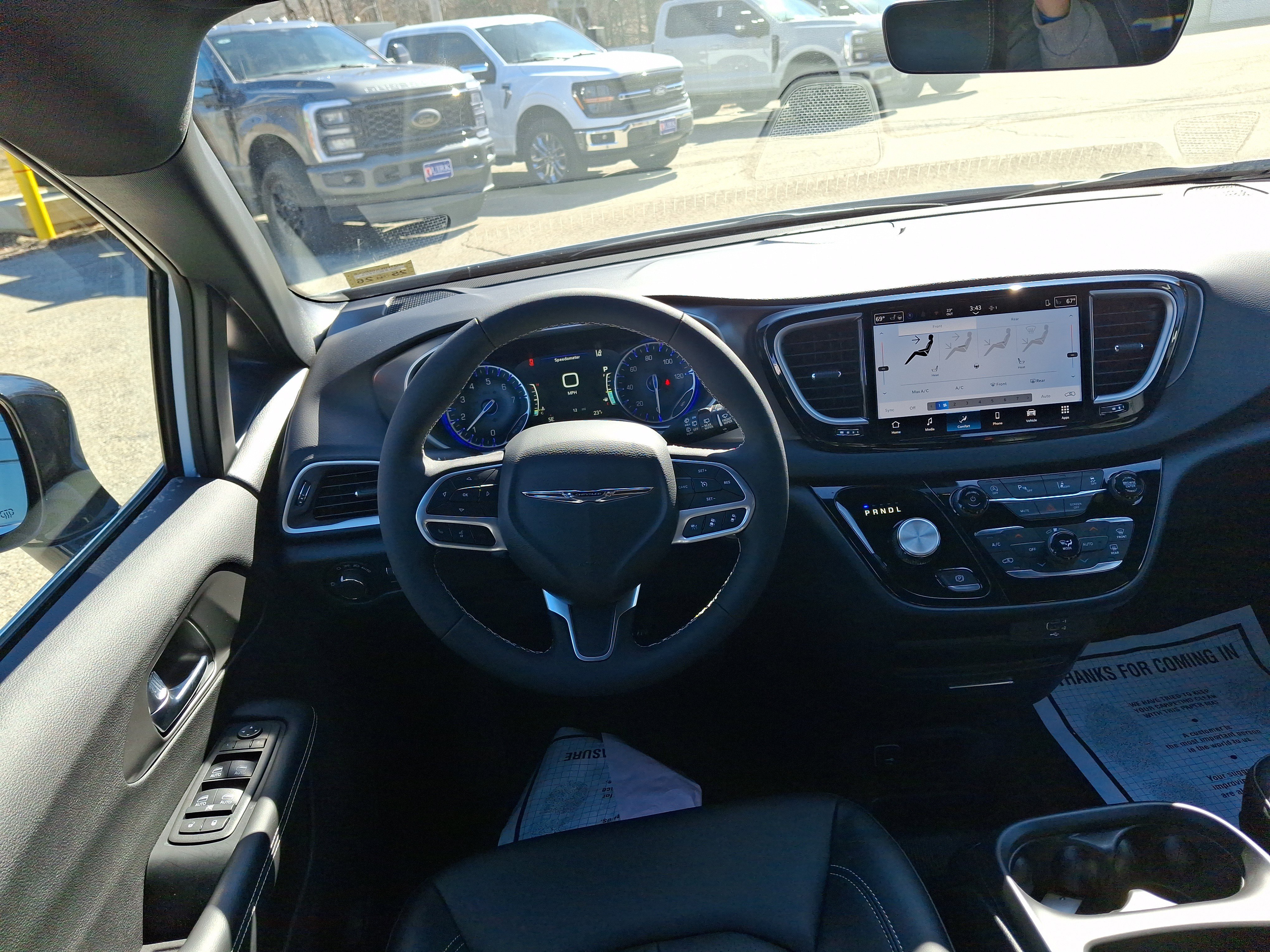 2026 Chrysler Voyager LX - Photo 12