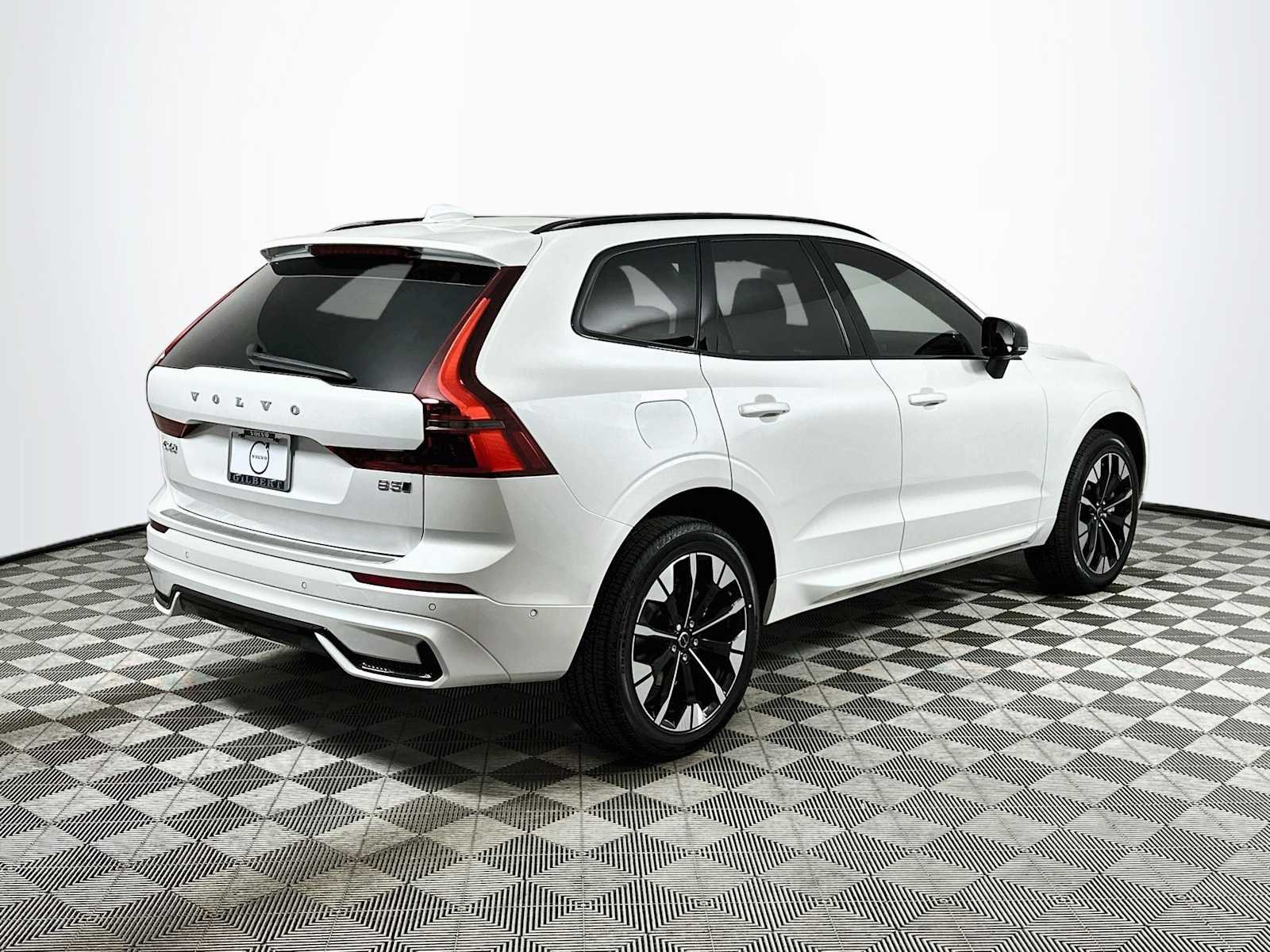 New 2026 Crystal White Volvo Plus image 7