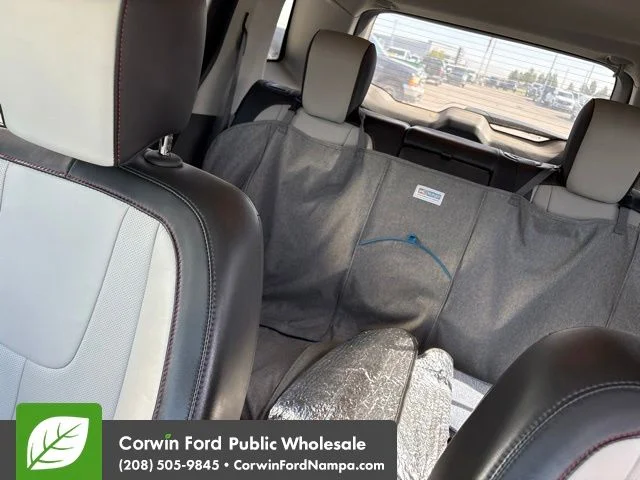 Used 2017 White GMC SLT image 14