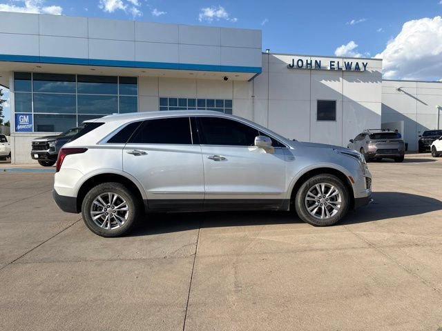 Used 2020 RADIANT SILVER METALLIC Cadillac Premium Luxury FWD image 4
