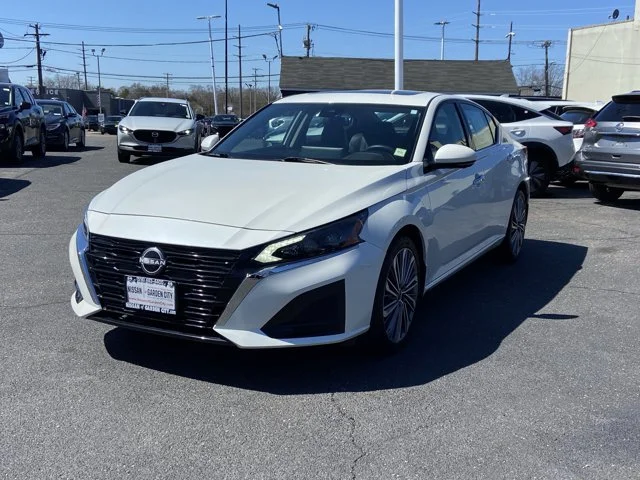 2025 Nissan Altima SL - Photo 7