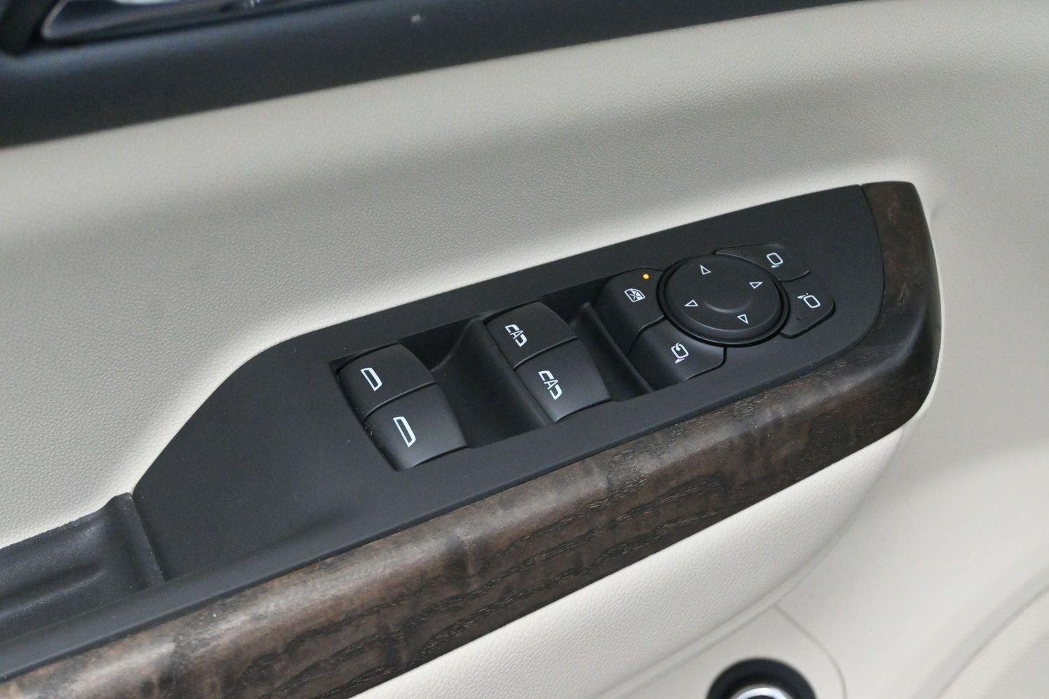 Used 2023 White Frost Tricoat GMC Denali image 12