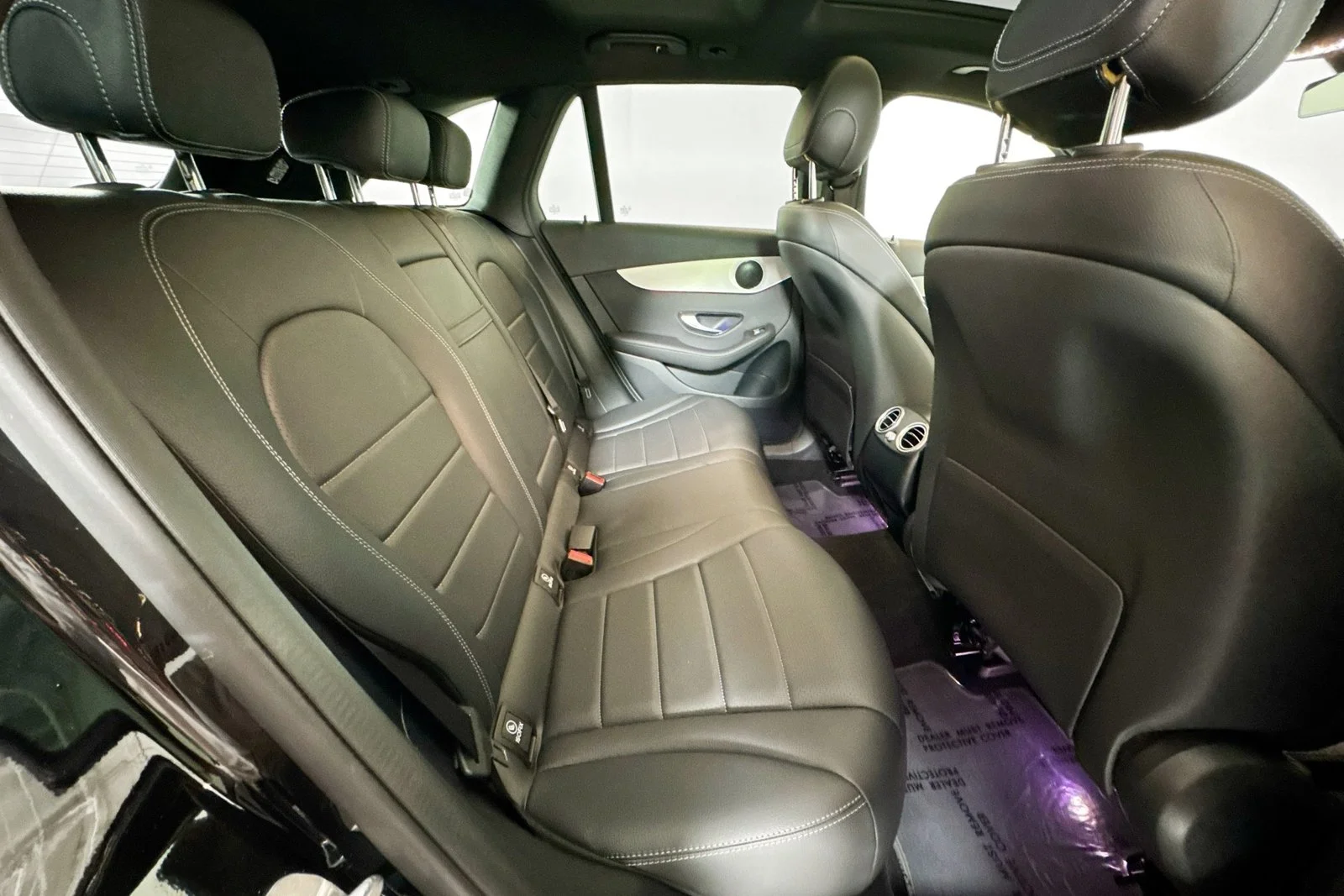 Used 2022 Black Mercedes-Benz GLC 300 image 26