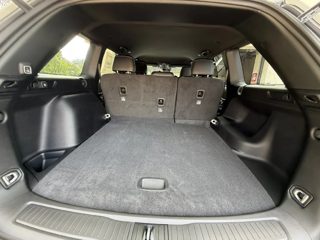 New 2027 White/off-white Jeep Laredo Altitude image 19