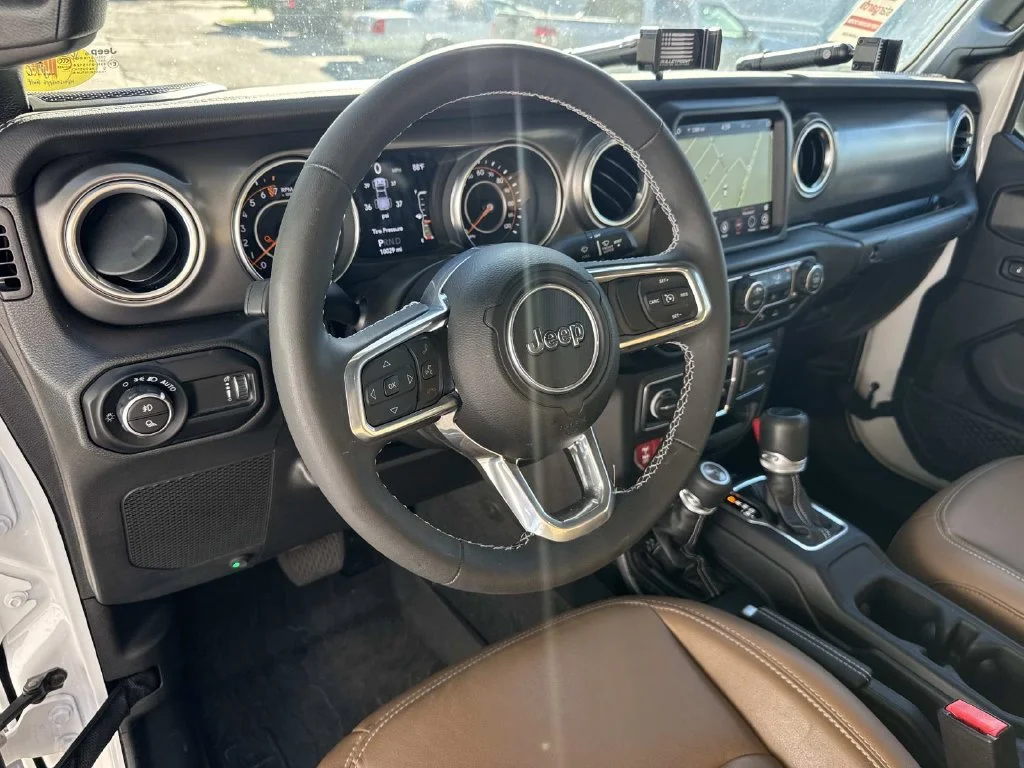 Used 2023 White Jeep Rubicon image 34